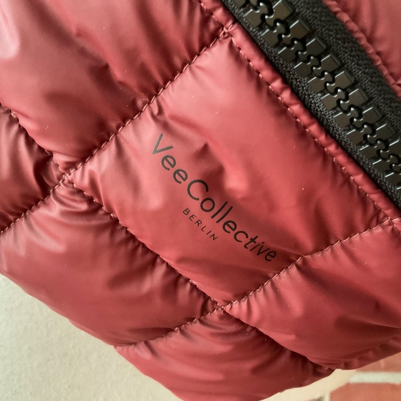 Vee Collective Berlin Burgundy Quilted “Porter”Sling Crossbody Bag NWOT - Picture 3 of 15